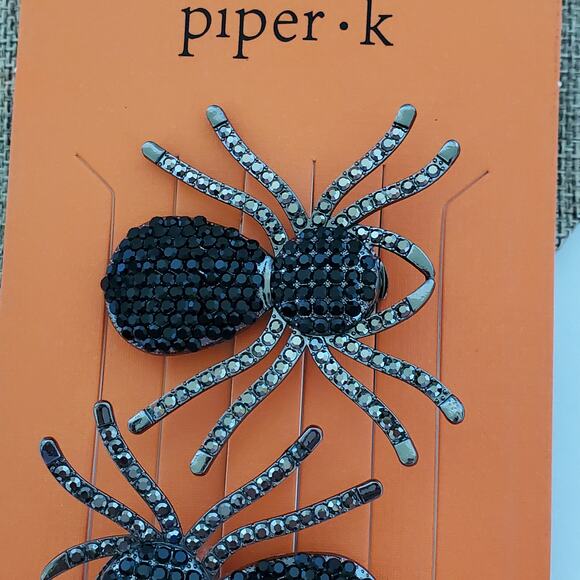 Halloween Piper-K Spider Hair Clips Set of 2 Black Rhinestones Goth Scary 2 inch - Picture 4 of 6